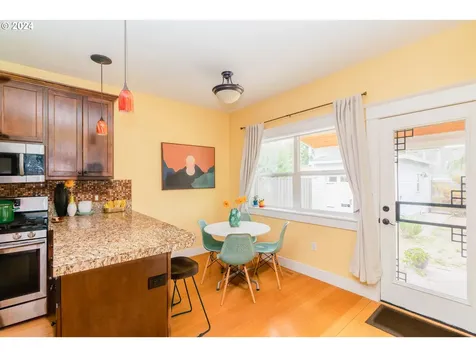 8018 Se Flavel Street Portland OR 97206