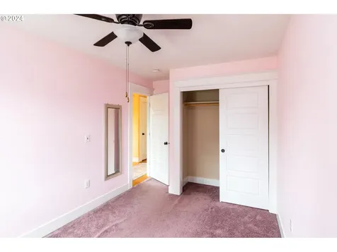 8018 Se Flavel Street Portland OR 97206