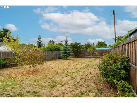 8018 Se Flavel Street Portland OR 97206