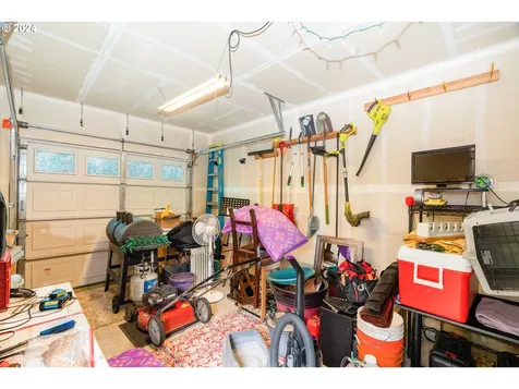 8018 Se Flavel Street Portland OR 97206
