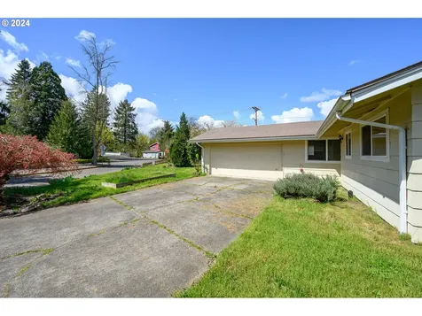 10455 SW Meadow Street Portland OR 97223