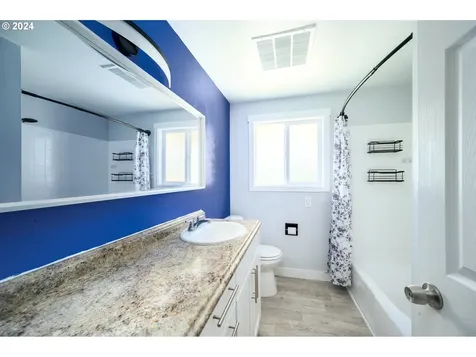 10455 SW Meadow Street Portland OR 97223
