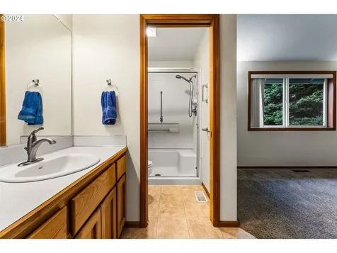 2174 Bonnie Lane Springfield OR 97477