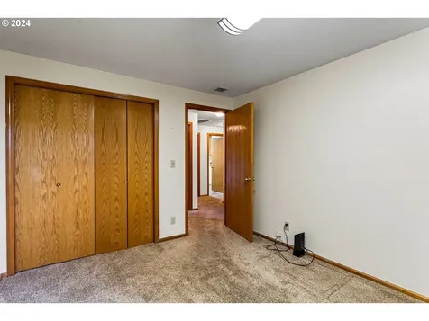 2174 Bonnie Lane Springfield OR 97477