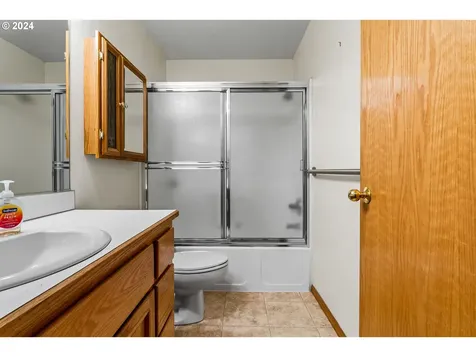 2174 Bonnie Lane Springfield OR 97477