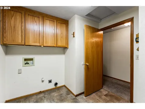 2174 Bonnie Lane Springfield OR 97477