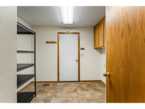 2174 Bonnie Lane Springfield OR 97477