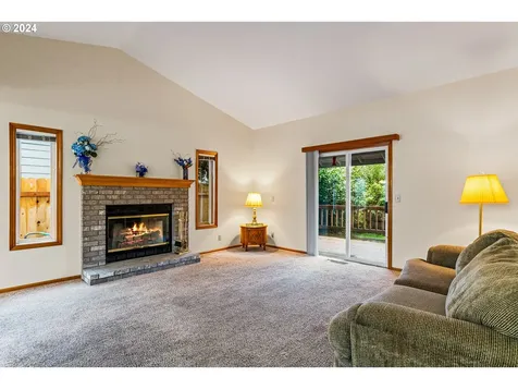 2174 Bonnie Lane Springfield OR 97477