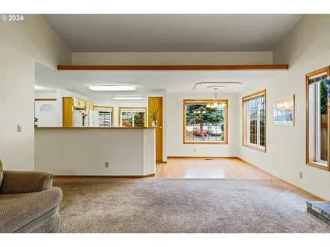 2174 Bonnie Lane Springfield OR 97477
