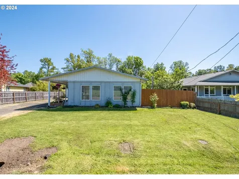828 Kirk Avenue Brownsville OR 97327