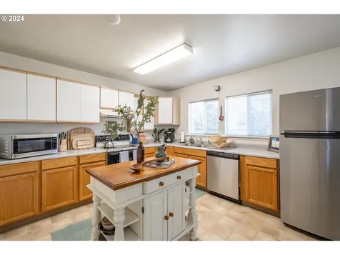 828 Kirk Avenue Brownsville OR 97327