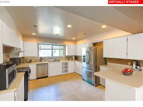 9229 Se Harney Court Portland OR 97266