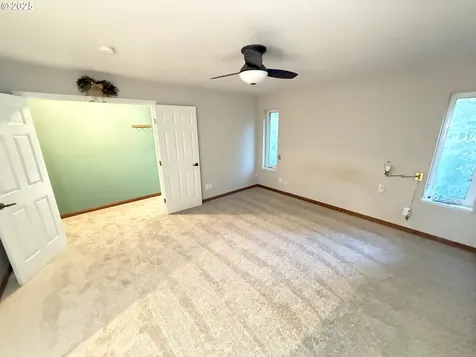 5938 View Loop Florence OR 97439