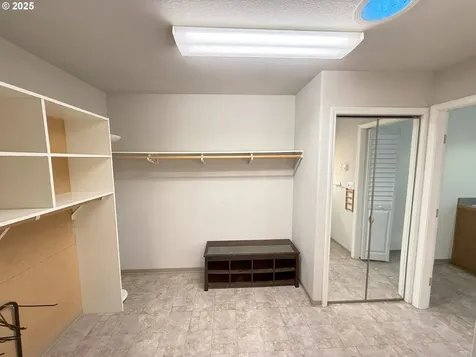 5938 View Loop Florence OR 97439