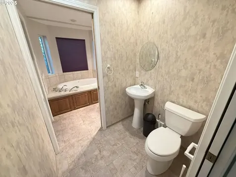 5938 View Loop Florence OR 97439