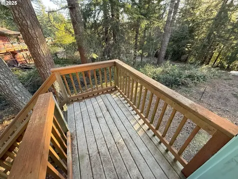 5938 View Loop Florence OR 97439