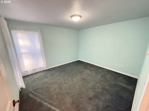 5938 View Loop Florence OR 97439