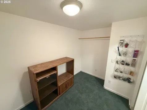 5938 View Loop Florence OR 97439