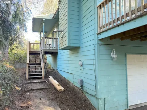 5938 View Loop Florence OR 97439