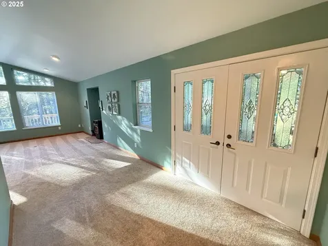 5938 View Loop Florence OR 97439