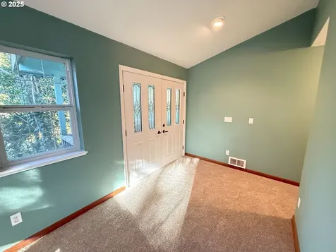 5938 View Loop Florence OR 97439