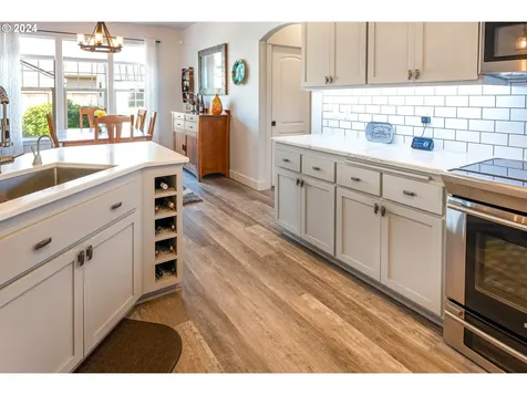 1181 S 41st Street Springfield OR 97478