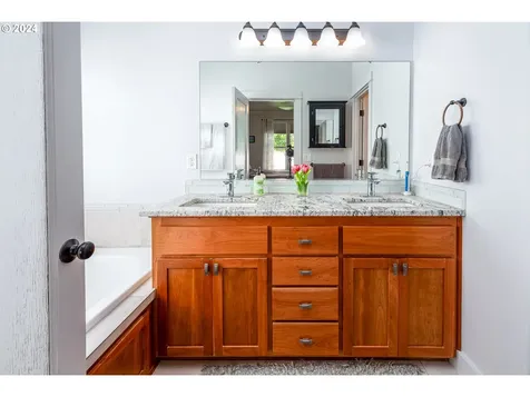 1181 S 41st Street Springfield OR 97478
