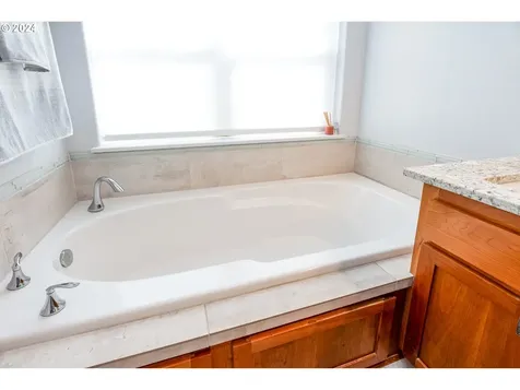 1181 S 41st Street Springfield OR 97478