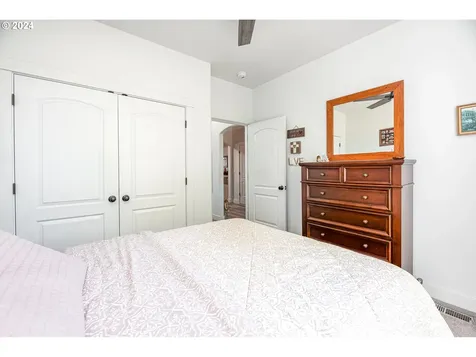 1181 S 41st Street Springfield OR 97478