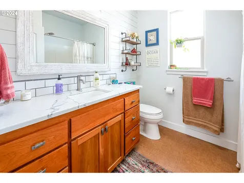 1181 S 41st Street Springfield OR 97478