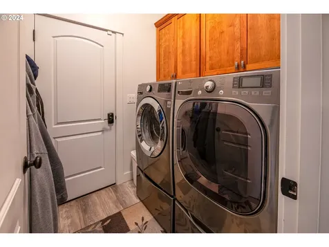 1181 S 41st Street Springfield OR 97478
