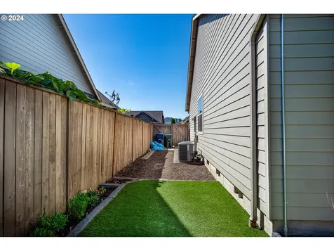 1181 S 41st Street Springfield OR 97478