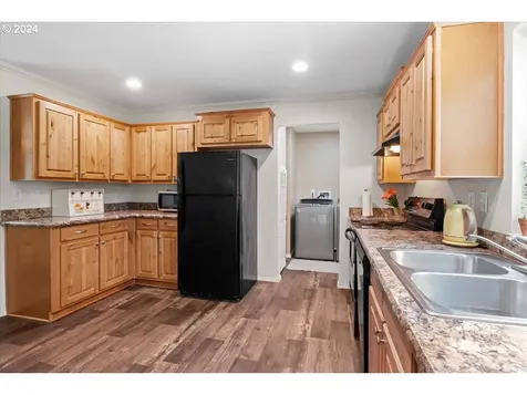 20 E Yates Road Alsea OR 97324
