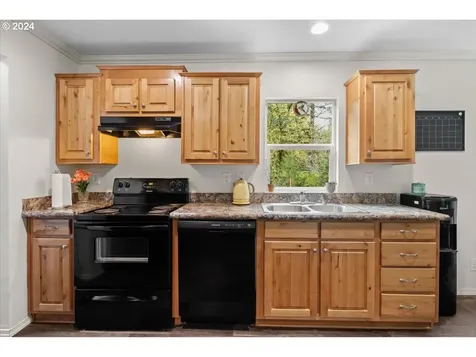 20 E Yates Road Alsea OR 97324