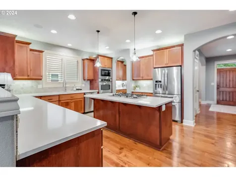 1582 S Redwood Street Canby OR 97013