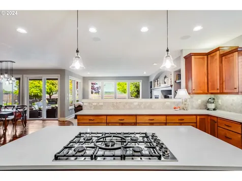 1582 S Redwood Street Canby OR 97013