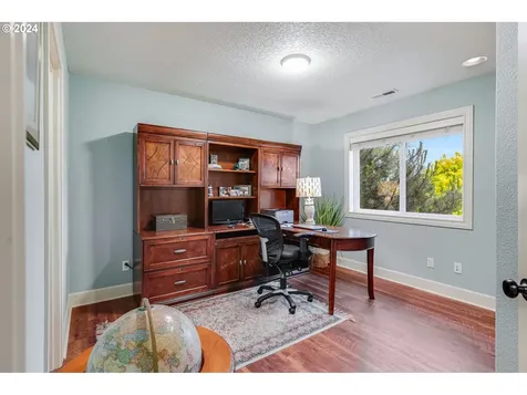 1582 S Redwood Street Canby OR 97013