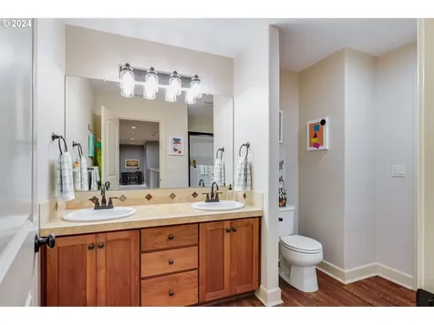1582 S Redwood Street Canby OR 97013