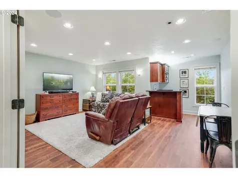1582 S Redwood Street Canby OR 97013