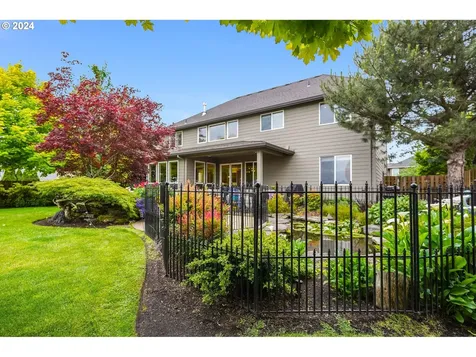 1582 S Redwood Street Canby OR 97013