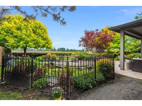 1582 S Redwood Street Canby OR 97013