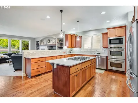 1582 S Redwood Street Canby OR 97013