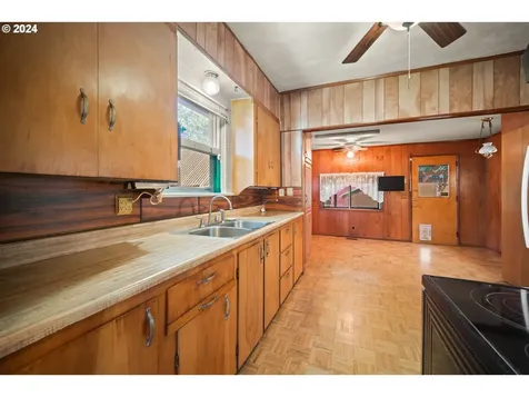 7433 N Leonard Street Portland OR 97203