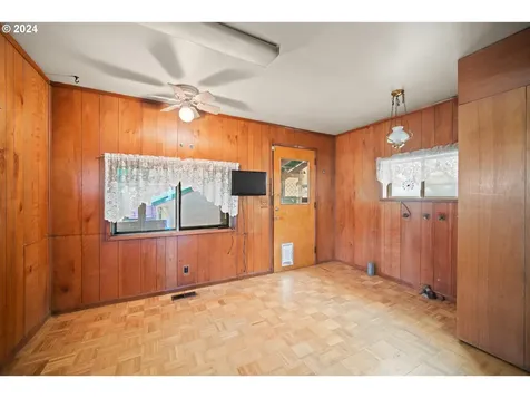 7433 N Leonard Street Portland OR 97203