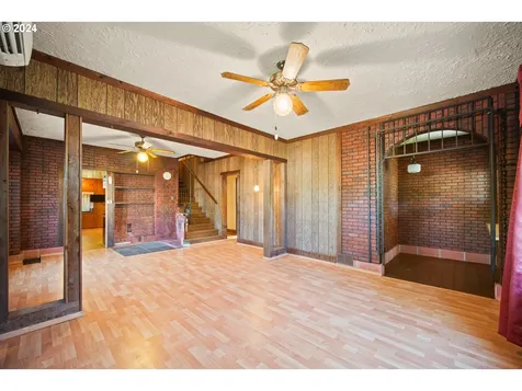 7433 N Leonard Street Portland OR 97203