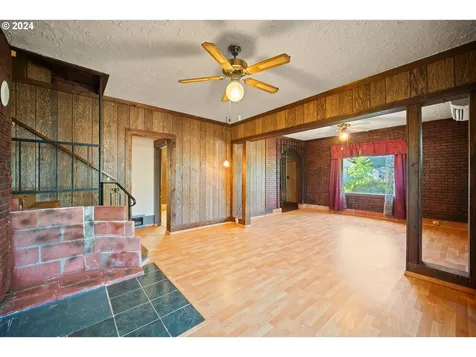 7433 N Leonard Street Portland OR 97203