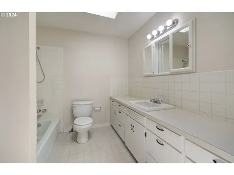6313 Ne 109th Street Vancouver WA 98686