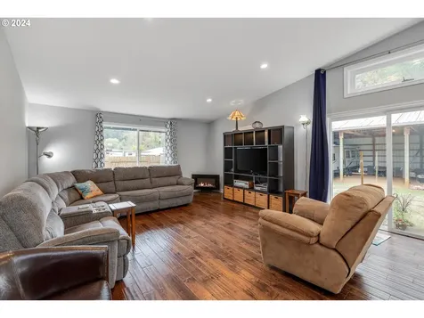 21875 S Foothills Avenue Oregon City OR 97045