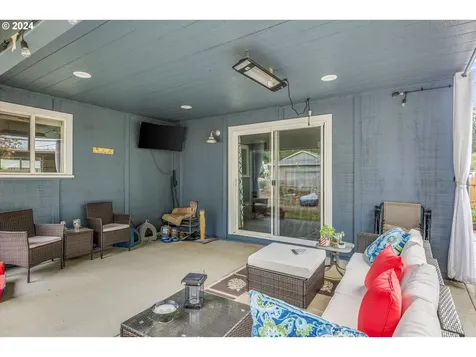 21875 S Foothills Avenue Oregon City OR 97045