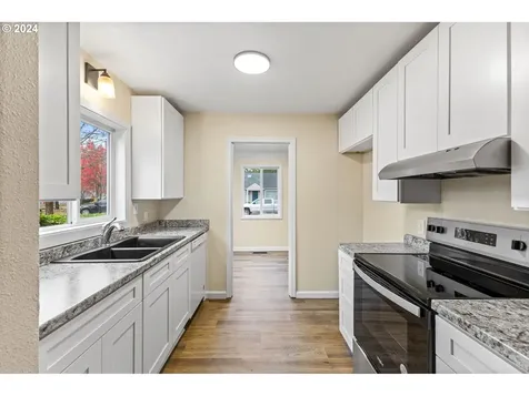 1770 Yew Street SE Salem OR 97302
